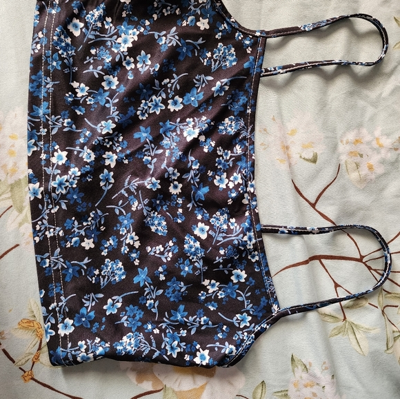 Ropa - Picture 9 of 16